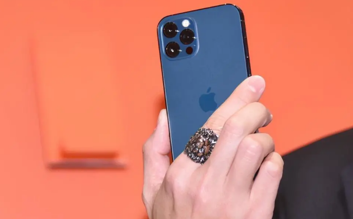 沾益苹果手机维修分享iPhone12系列重启方法教程 